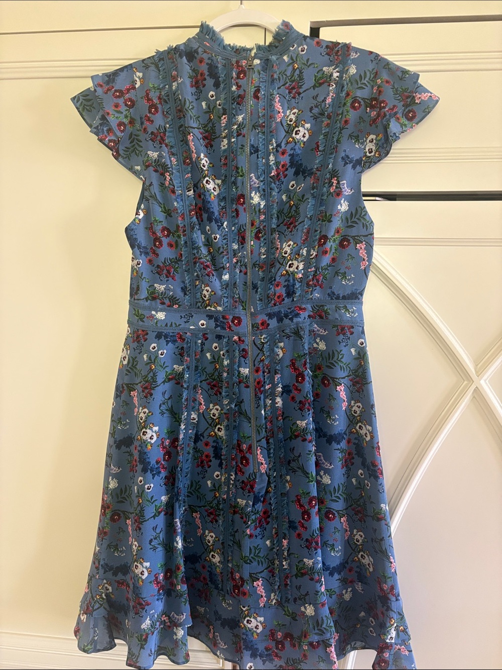 Alice + Olivia Blue Floral Ruffle Sleeve Fit-and-Flare Dress - Picture 9 of 9